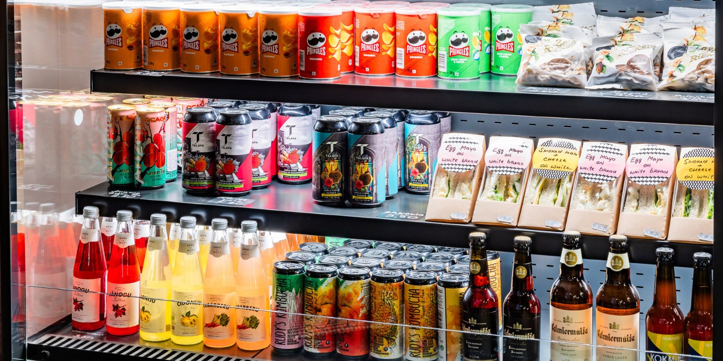 Grab & Go: food and drinks to take away.